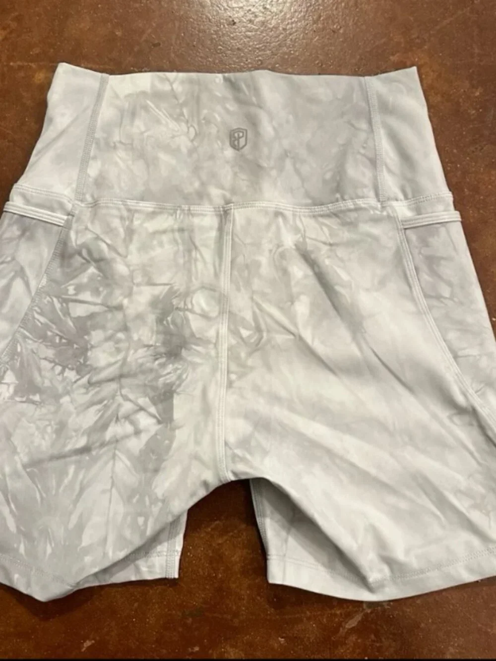 Born Primitive Women's Athletic Shorts Tie-Dye Pattern Size Large